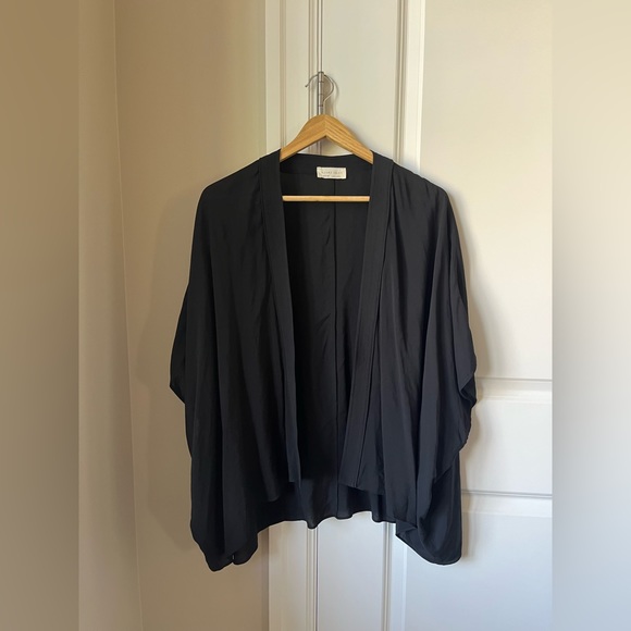 ARITZIA Azure Skies Fawkner Blouse Black XXS / XS - Picture 1 of 5